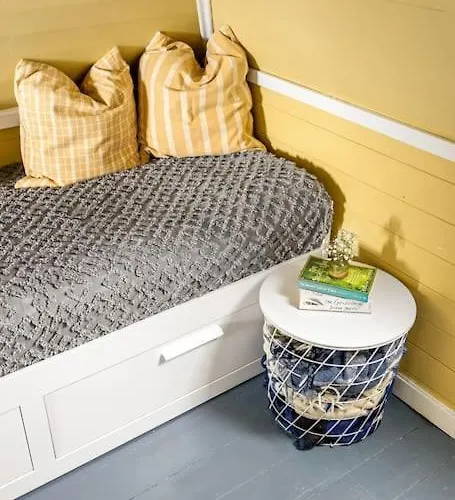 Det Lille Rode Huset Ved Floibanen Bergen