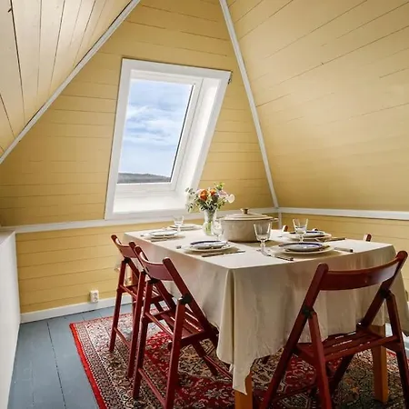 Det Lille Rode Huset Ved Floibanen Вилла Берген
