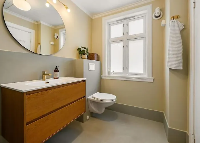 Det Lille Rode Huset Ved Floibanen ברגן