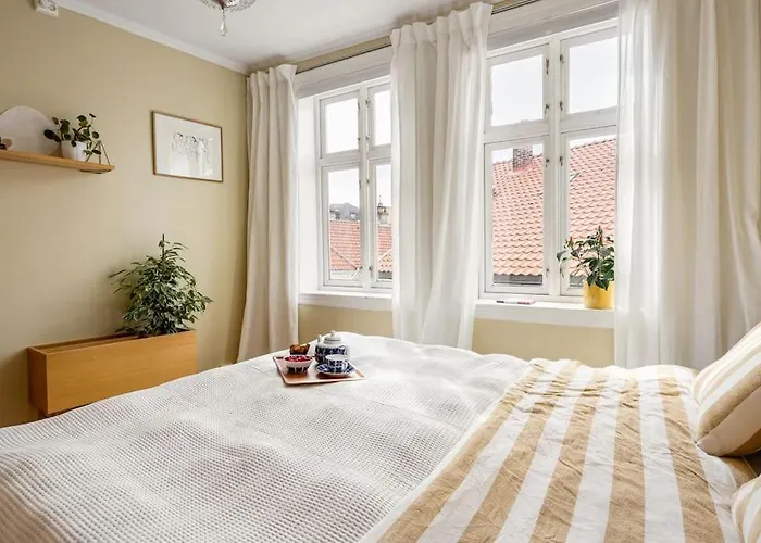 Det Lille Rode Huset Ved Floibanen וילה