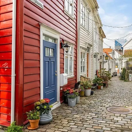 Det Lille Rode Huset Ved Floibanen ヴィラ