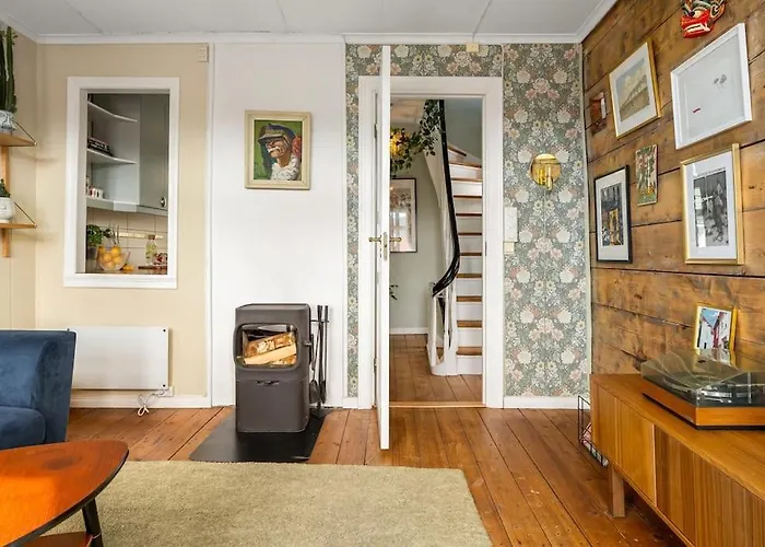 ヴィラ Det Lille Rode Huset Ved Floibanen
